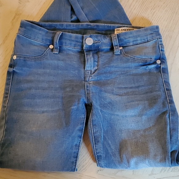 ποΈ NWT Blank NYC frayed skinny jeans - Picture 4 of 10